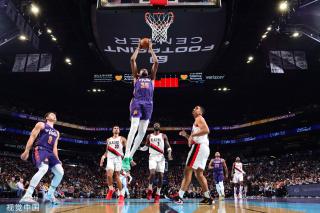 他与队友们 他与队友们